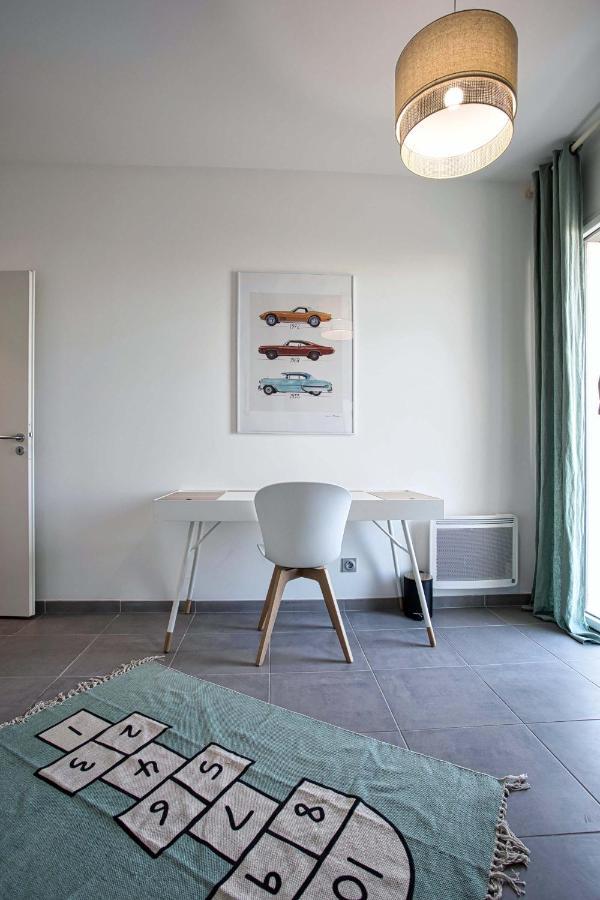 Superbe Appart 3 P, 10 Mn De La Plage Avec Piscine Et Parking Marseille Luaran gambar